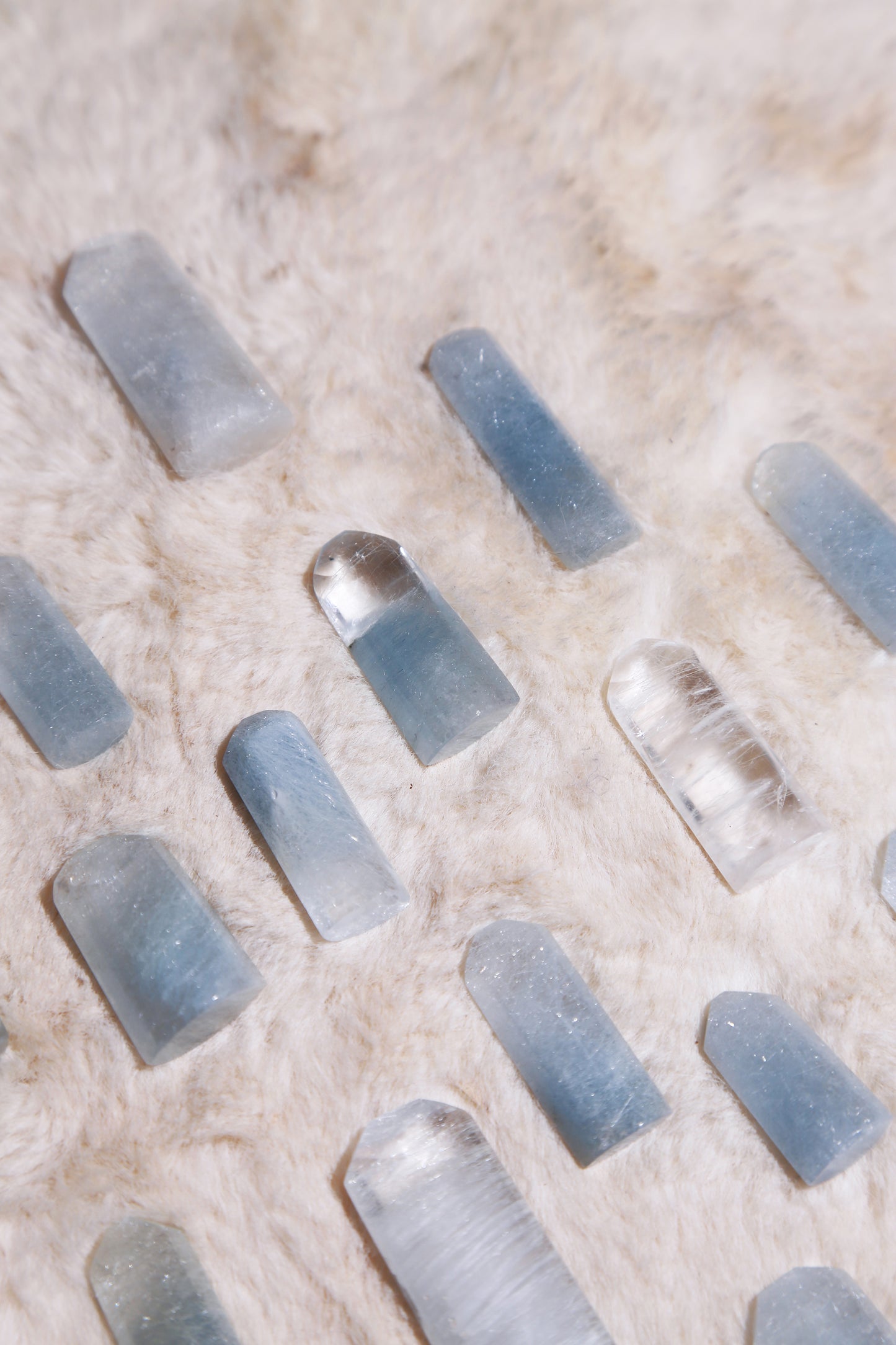 Blue Rutile Quartz Blue Amphibole Rabbit Hair Quartz Rolled Tower