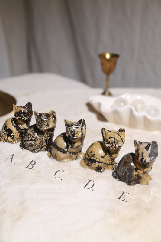 Dendritic Picture Stone Carved Cat