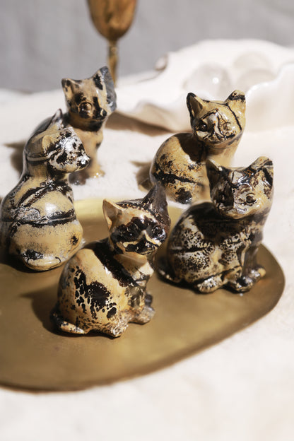 Dendritic Picture Stone Carved Cat
