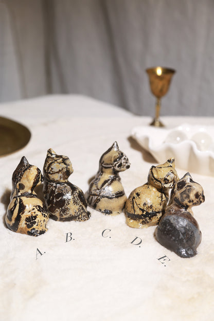 Dendritic Picture Stone Carved Cat