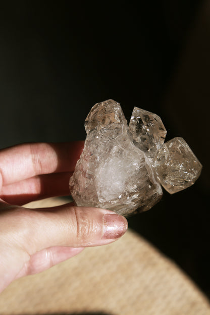 白泥骸骨水晶