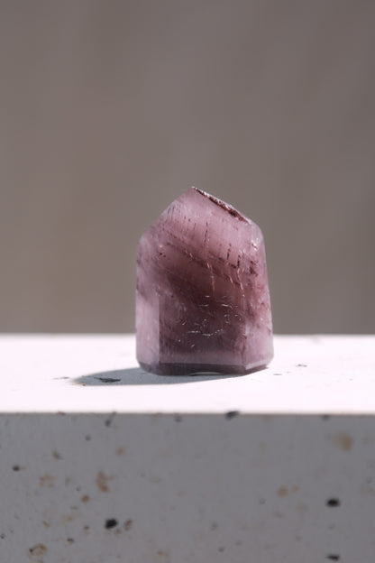 Weavy phantom Mauve Pink Lithium Quartz Tower